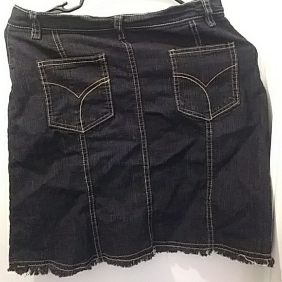 Skirt - Picture 2 of 3